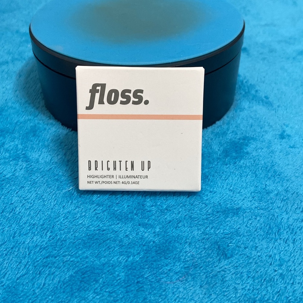 floss. Highlighter. - Picture 2 of 3